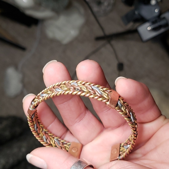 Vintage Brass, aluminum, copper bracelets with magnets - Picture 4 of 5